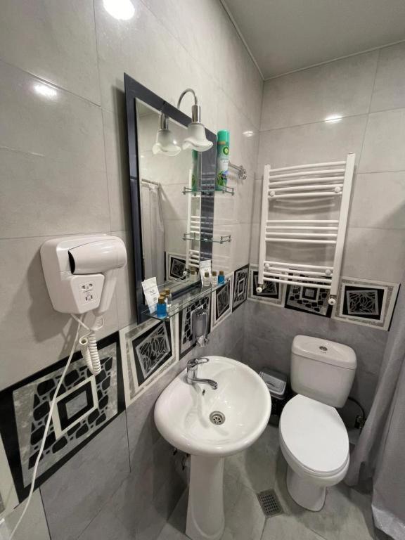 AA Hotel Tbilisi Eksteriør billede